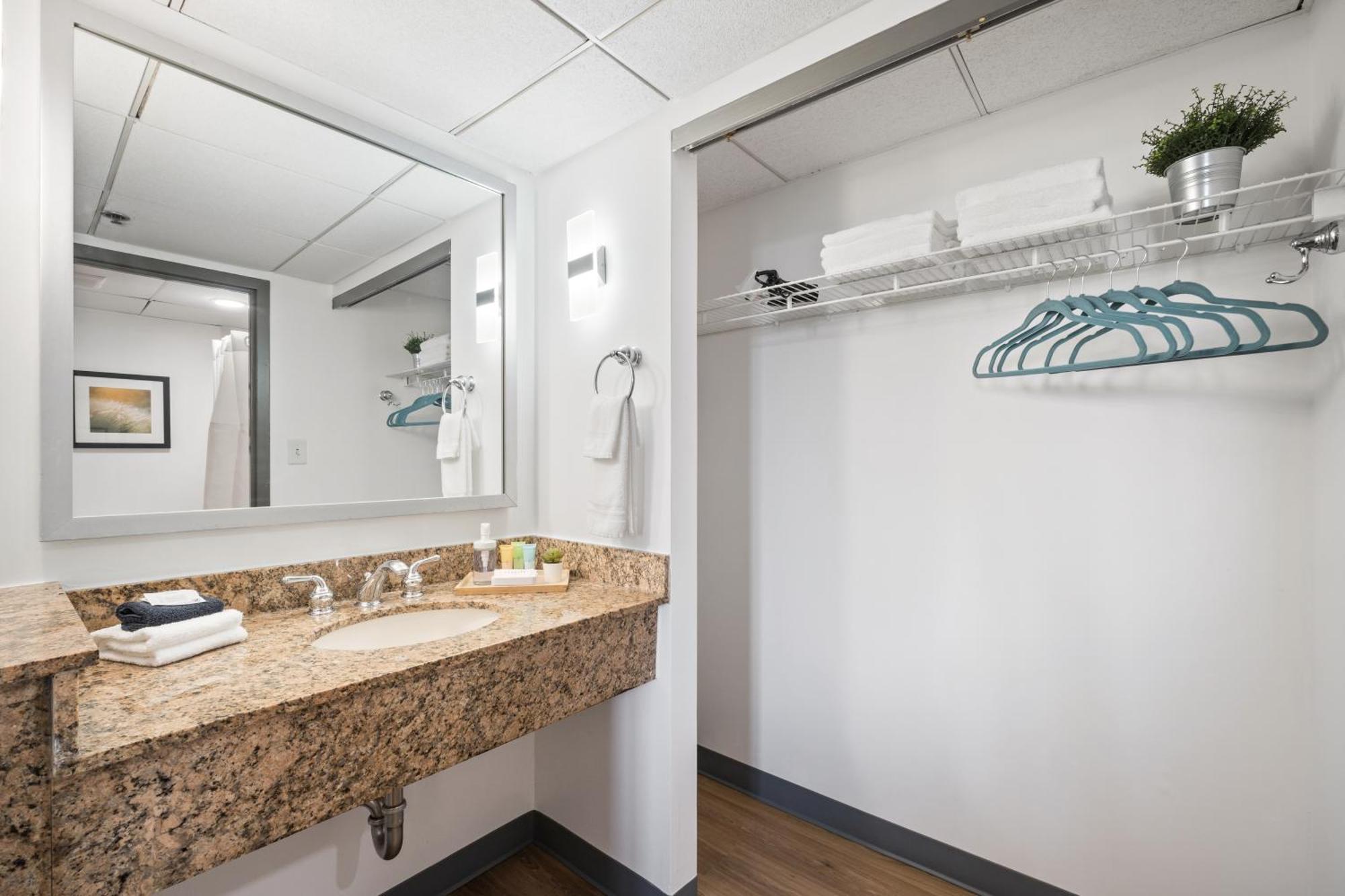 שרלוט 315 Loso Hotel Airport מראה חיצוני תמונה